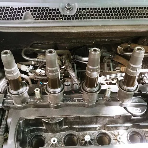 Замена свечей зажигания Opel Astra J