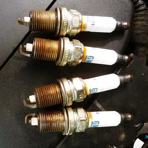 Замена свечей зажигания Opel Astra J